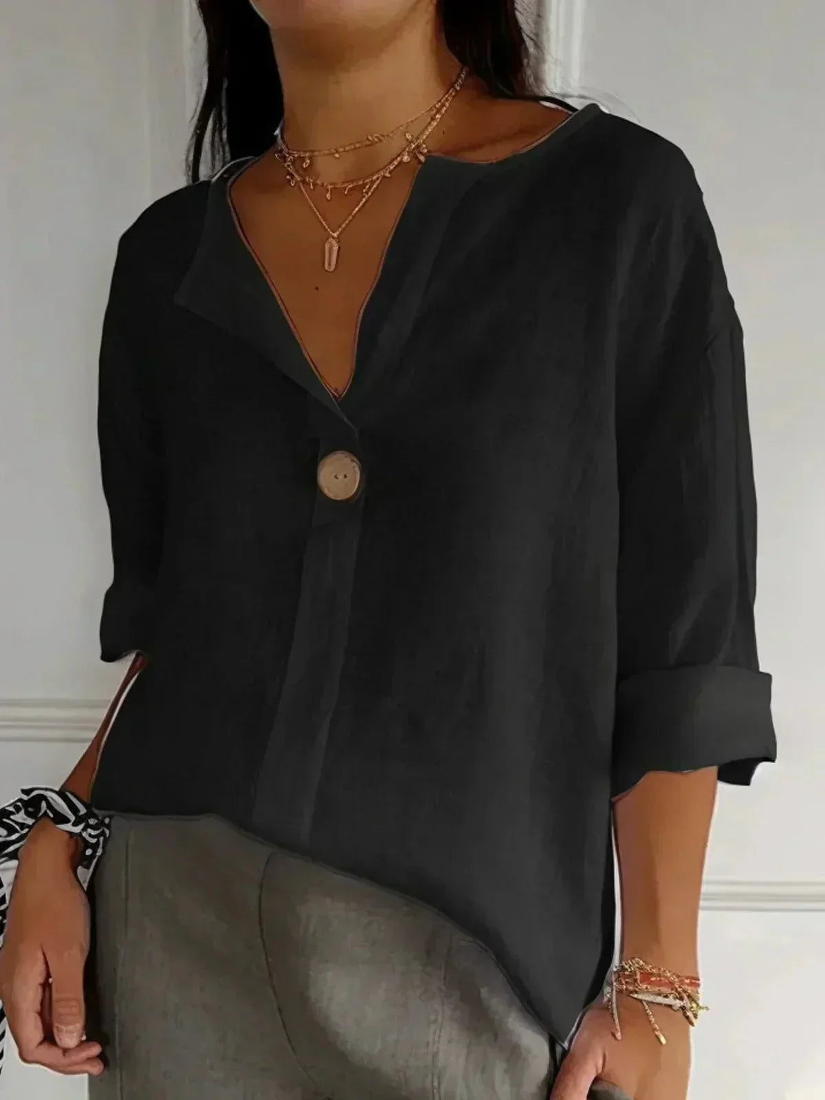 KAREN | RELAXED V-NECK TOP
